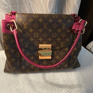 Louis Vuitton shoulder bag